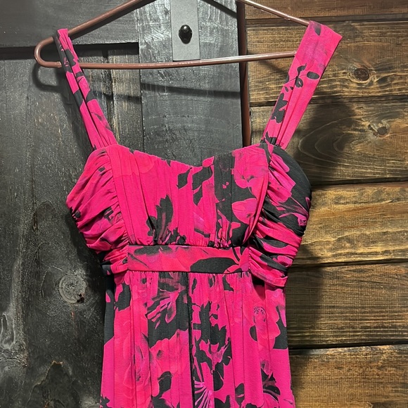 Summer dress - Picture 2 of 6